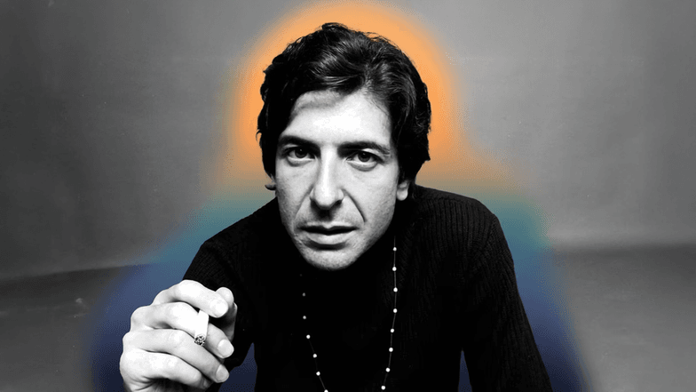 Leonard Cohen mit Zigarette. Er schaut direkt in die Kamera.