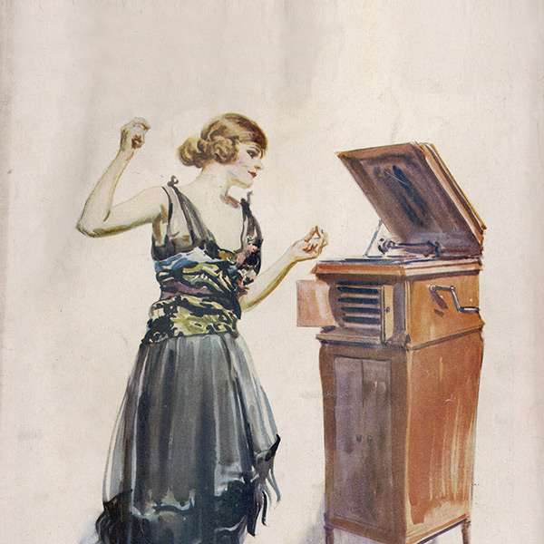 Eine Frau tanzt zu Musik von einer Schallplatte.
